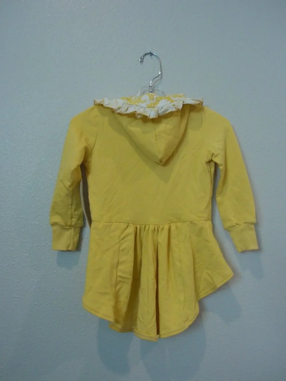 Persnickety lightjacket